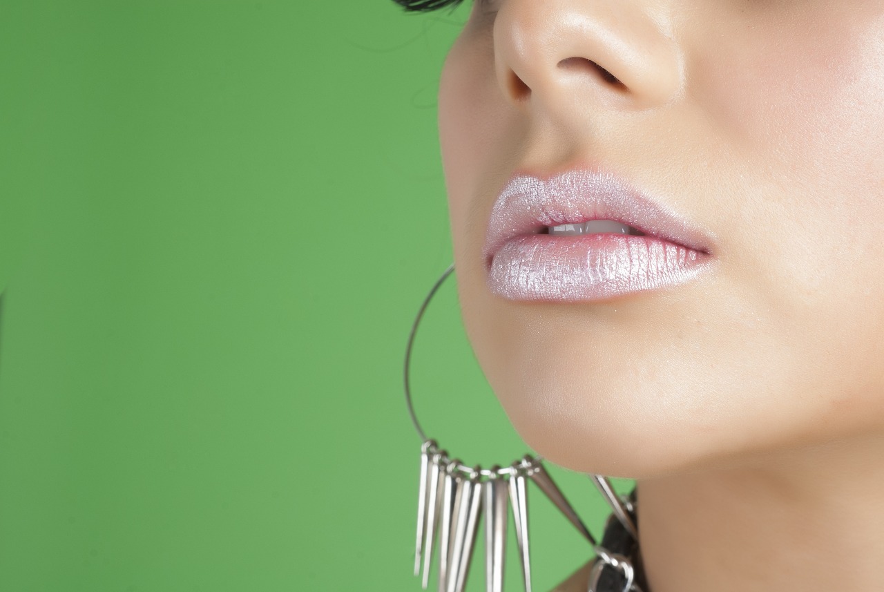 Lip light – nowa technika makijażu ust przed i po